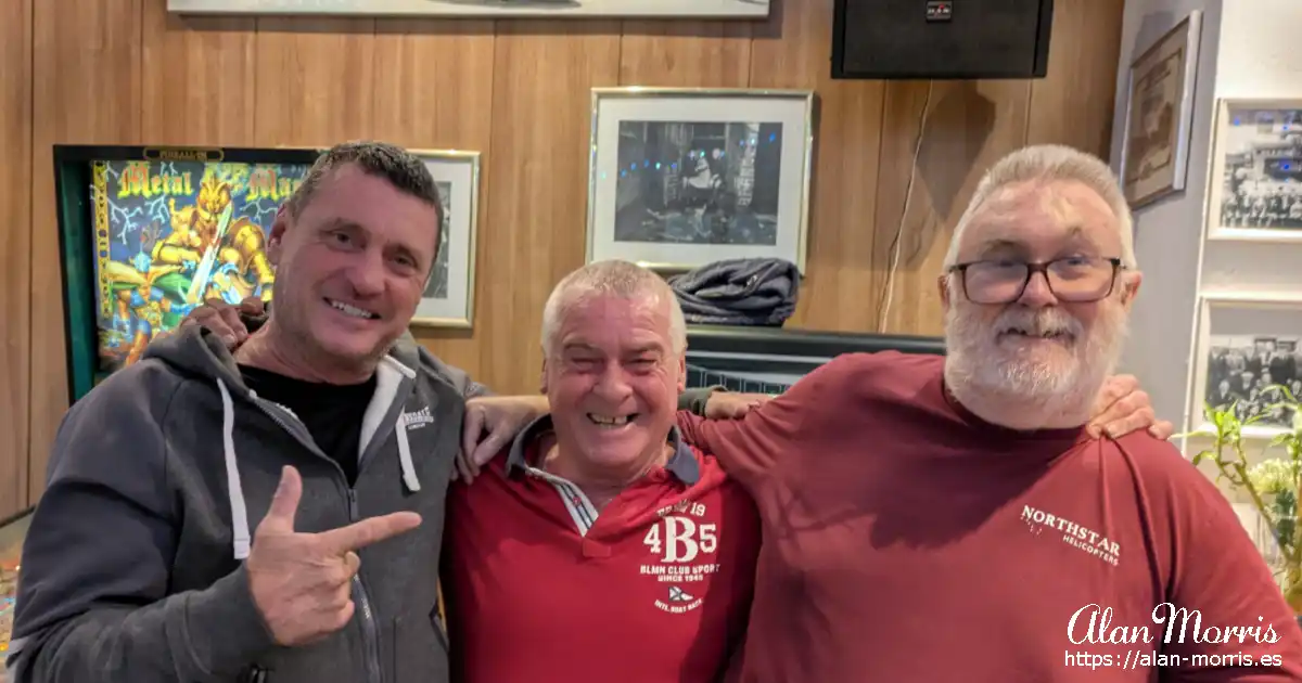 Andy Leigh, Wayne Thomas and Alan Morris in J&G Cocktail bar in Los Alcazares.